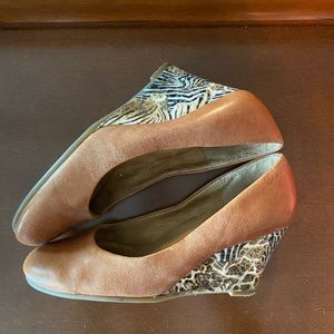 Aerosols animal print wedges